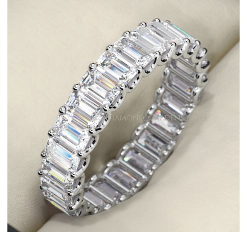  4.60 ct Emerald cut Diamond Eternity Wedding Band, 0.20 ct each, 