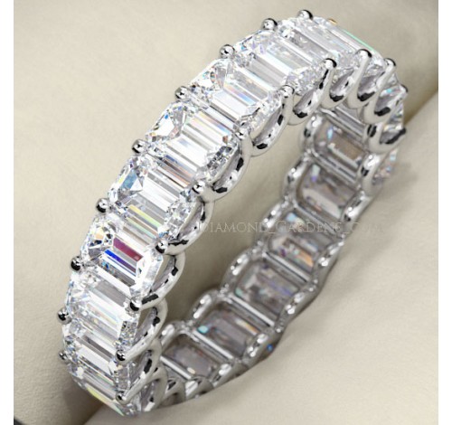  6.65 ct Emerald cut Diamond Eternity Wedding Band, 0.35 ct each, 
