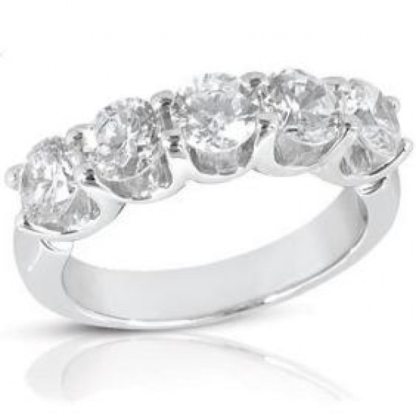 Кольца с бриллиантами first class diamonds. Ring Round Brilliant 5 CT. Камень Диамант Даймонд кольцо. Кольцо обручальное 1301125 5 бриллиантов диамондс. Кольцо с 5 бриллиантами.